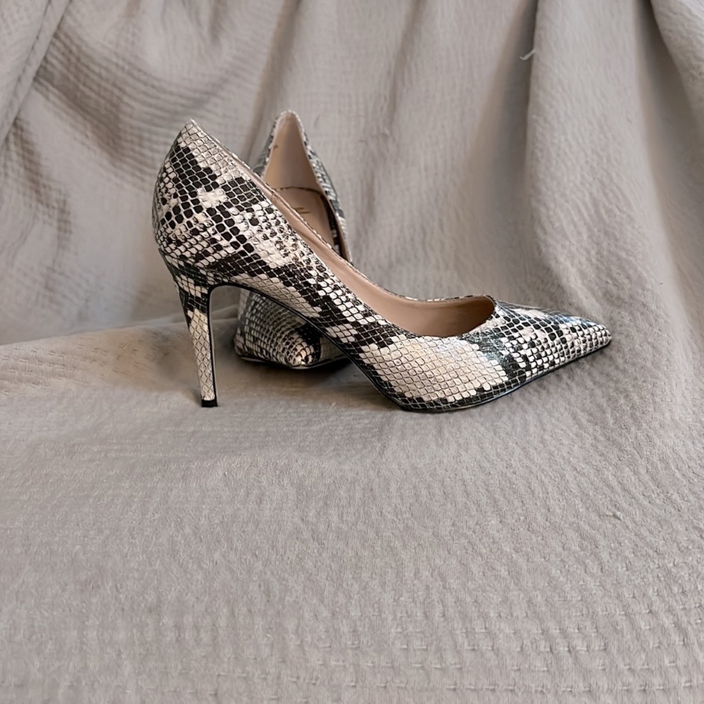 BRAND NEW - Mixx Shuz Heels size 9 Nude